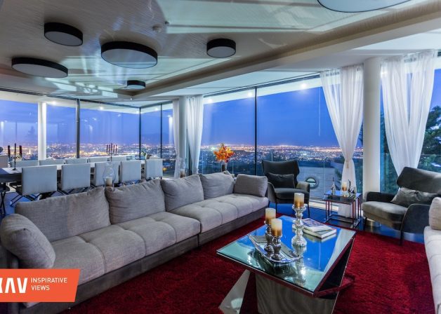 Schuco-aluminium-keret-nelkuli-toloajto-PD77-slide-door-frameless-uvegfal-uveg-uveg-sorolas-nappali-belter-interior-night