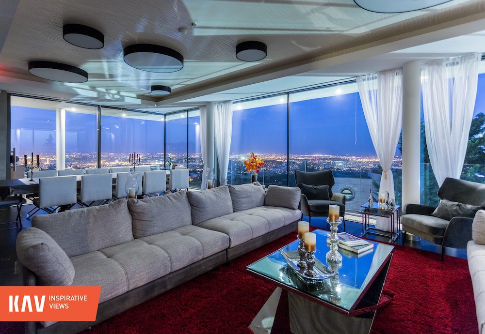 Schuco-aluminium-keret-nelkuli-toloajto-PD77-slide-door-frameless-uvegfal-uveg-uveg-sorolas-nappali-belter-interior-night