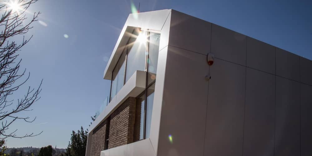 Szoborszerű, kortárs családi ház