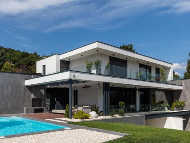 Minden ingatlant eladnak egyszer