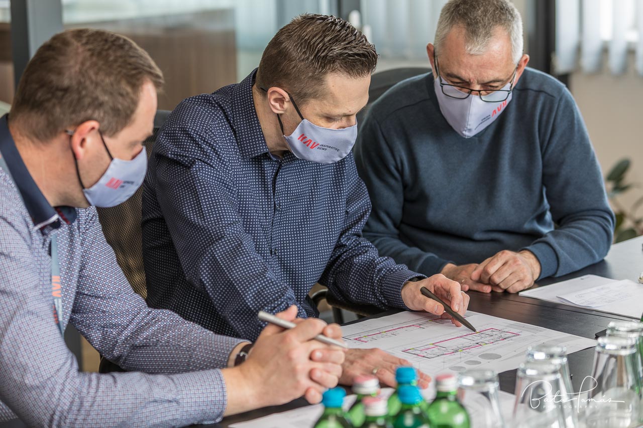 Aluminium-nyilaszaro-ablak-ajto-toloajto-gyarto-iroda-KAV-Hungaria-igenyfelmeres-egyeztetes-ajanlatadas-mernok-munka-2