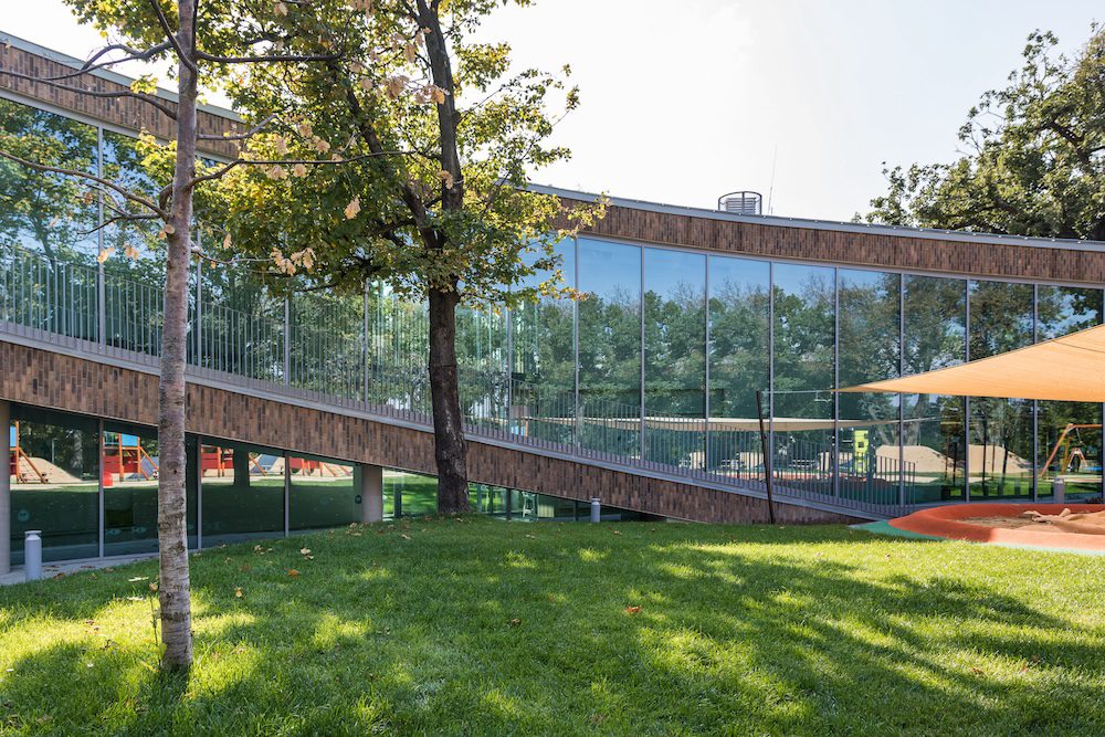 Alumínium függönyfal a svábhegyi Református Óvodában