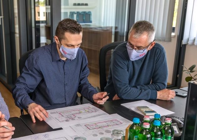 Alumínium-nyílászáró-ablak-ajtó-tolóajtó-gyártó-iroda-KAV-Hungária-igényfelmérés-egyeztetés-ajánlatadás-mérnök-munka