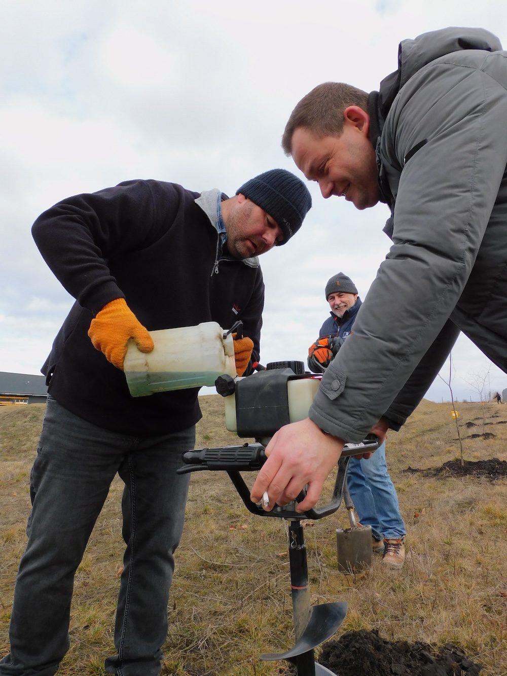 KAV-Hungária-Kisbér-Hársfa-környezetvédelem-fák-ültetése-közösség-társadalmi-szerepvállalás-felelősség-zöld-tudat-3