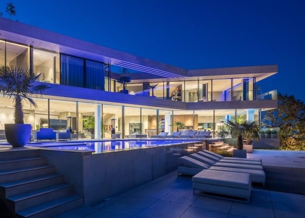 Reynaers-hifinity-minimal-house-glass-keret-nelkuli-sliding-door-exterior-luxury