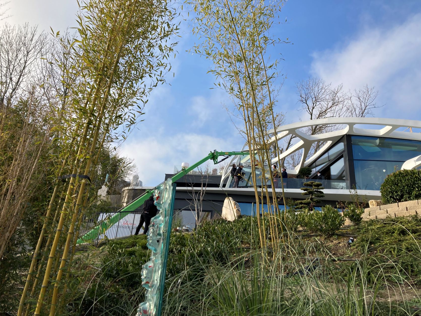 Üvegcsere-némi-organizációs-kihívással