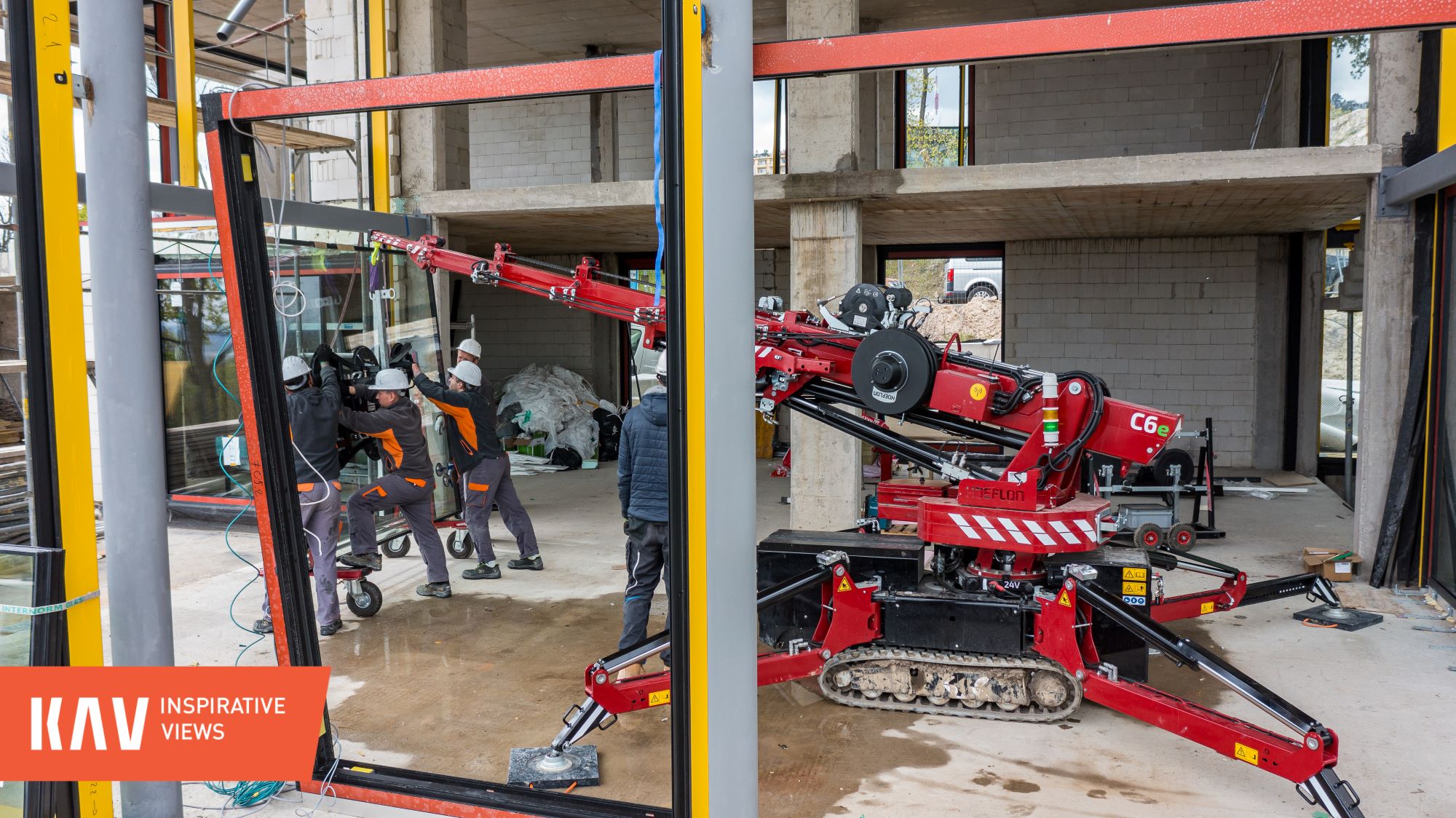 The Art of Installing Large Glass Panels: A Technical Journey with KAV - 3