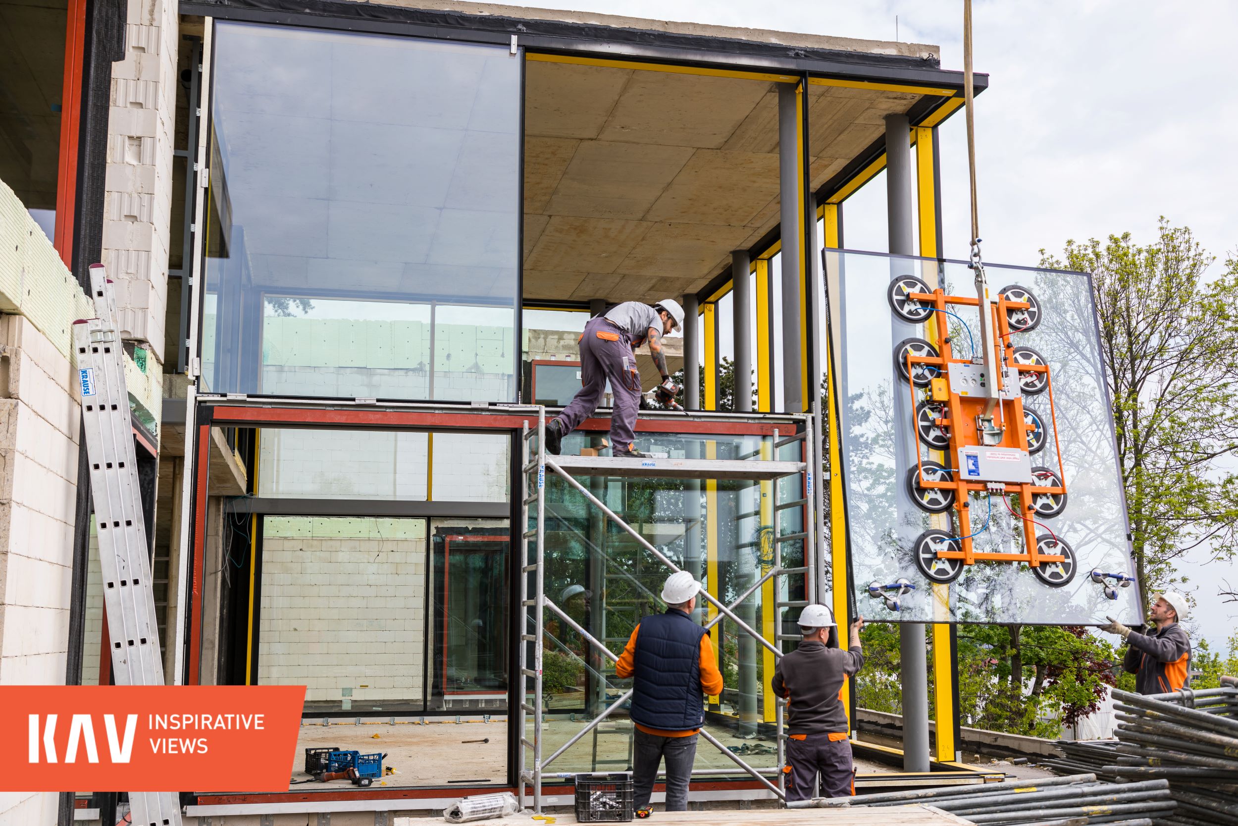 The Art of Installing Large Glass Panels: A Technical Journey with KAV - 4