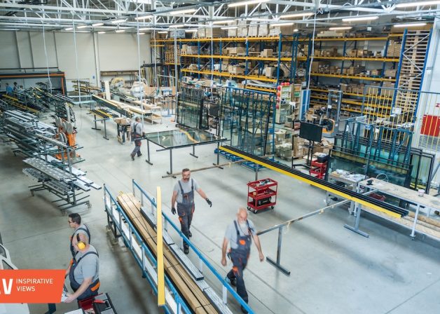 alumínium-nyílászáró-gyártás-Reynaers-Schüco-cnc-automatizálás-ipar40-ablakgyár-ablakgyártó-üzem-tárolás-üveg-üvegragasztás