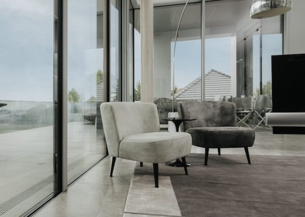 Alumínium nyílászárók új generációja egy családi házban