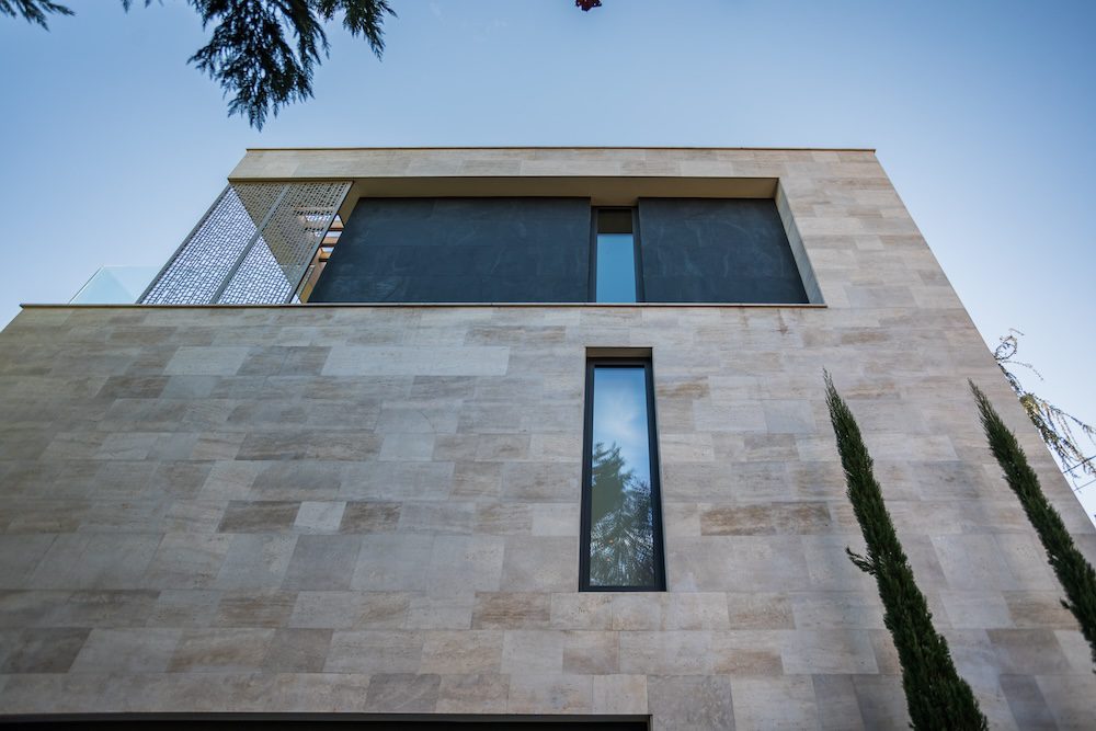 aluminium bejárati ajtó