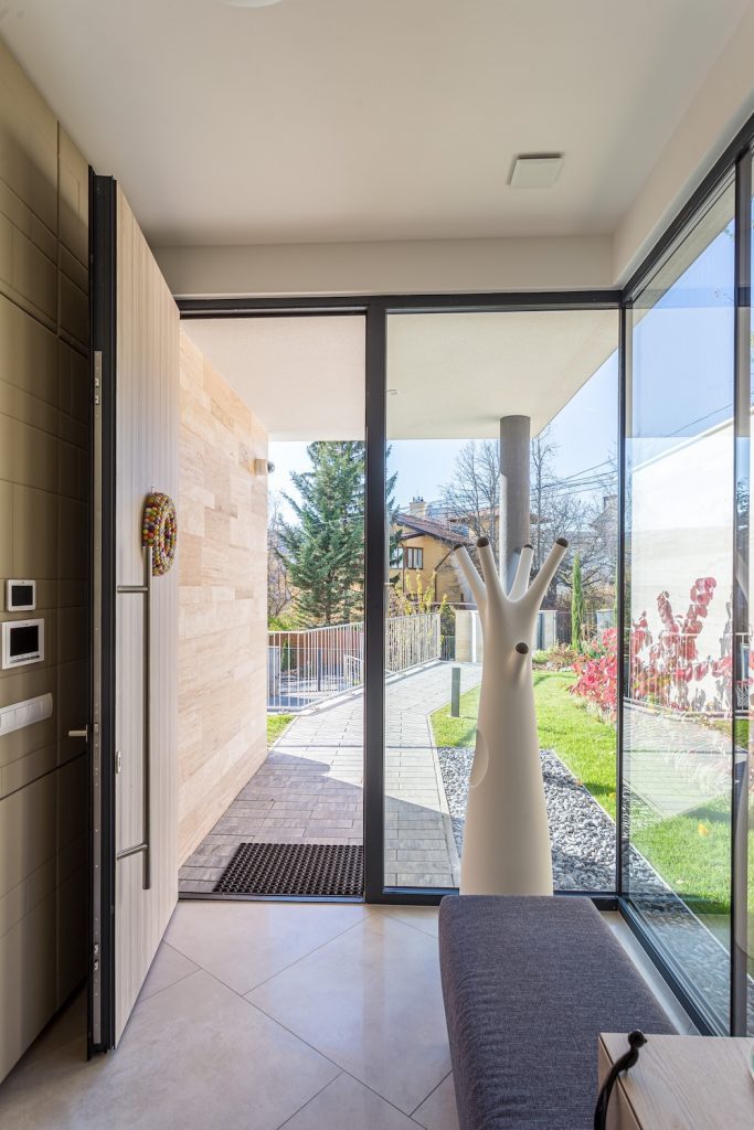 aluminium bejárati ajtó