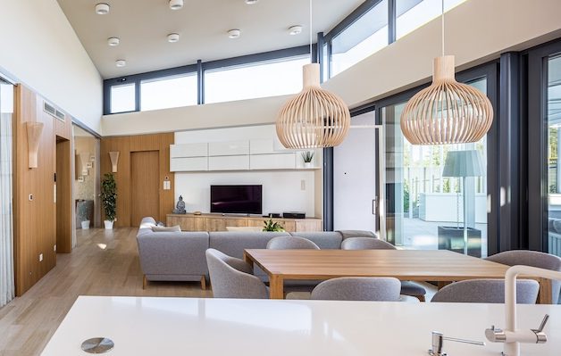 Schuco-aluminium-emelo-tolo-erkelyajto-ajto-ablak-nappali-dolgozo-szoba-uveg-epiteszet-minimal-house-belter-interior