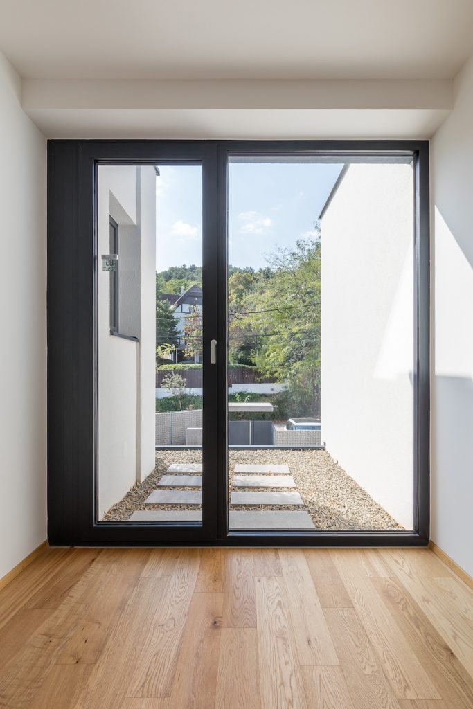 aluminium bejárati ajtó