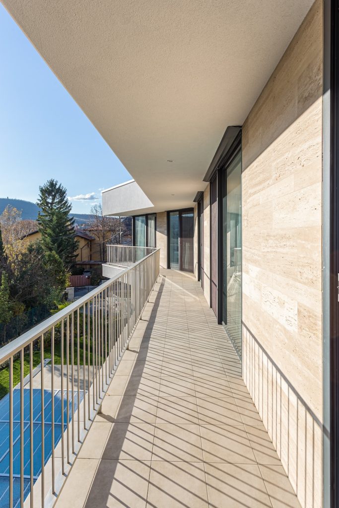 aluminium bejárati ajtó