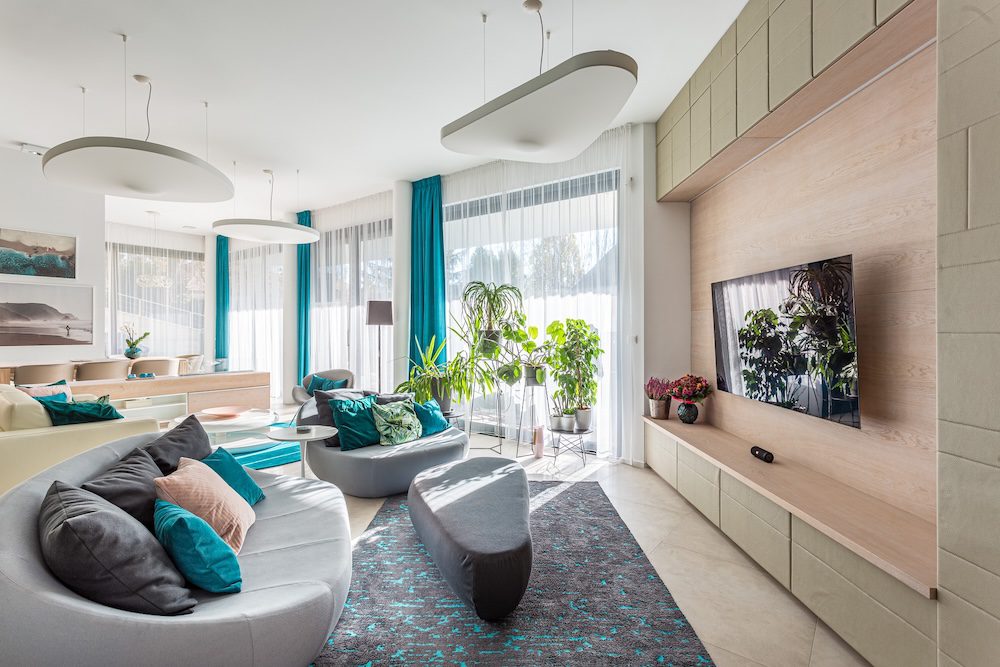 Schüco-alumínium-erkélyajtó-emelő-toló-ajtó-ablak-üveg-építészet-nappali-szoba-függöny-beltér-interior-2