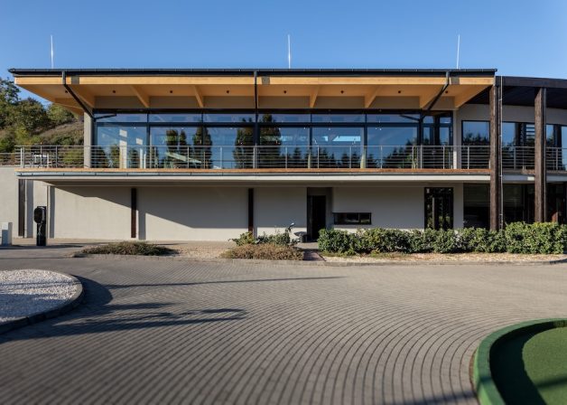 Schüco-alumínium-függönyfal-FW50-tolóajtó-Reynaers-slider-door-terasz-emelő-toló-ajtó-üvegfal-CLT-1