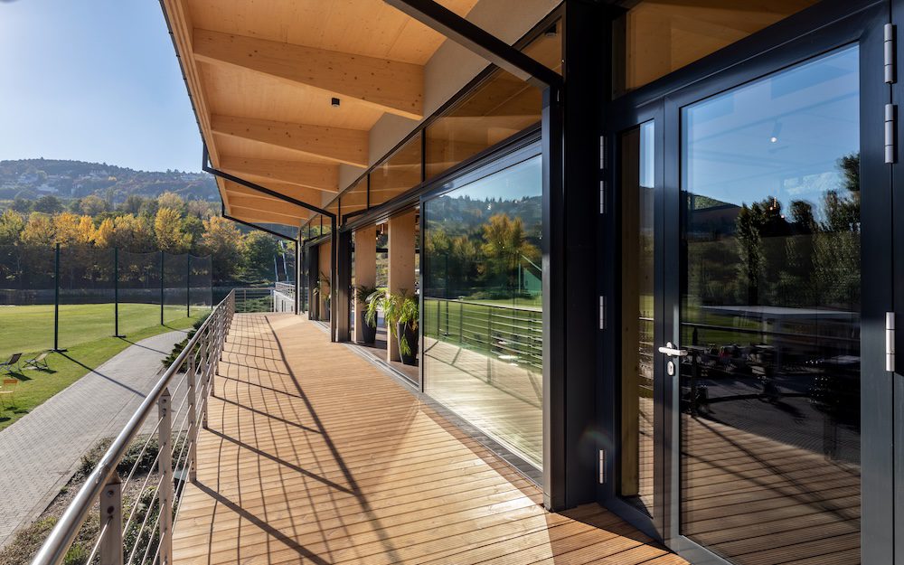 Schüco-alumínium-függönyfal-FW50-tolóajtó-Reynaers-slider-door-terasz-emelő-toló-ajtó-üvegfal-CLT-2