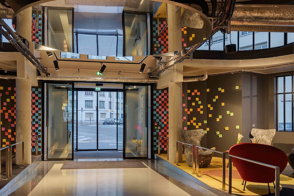 Jansen Arte tolóajtó rendszer – hőhídmentes acél nyílászáró